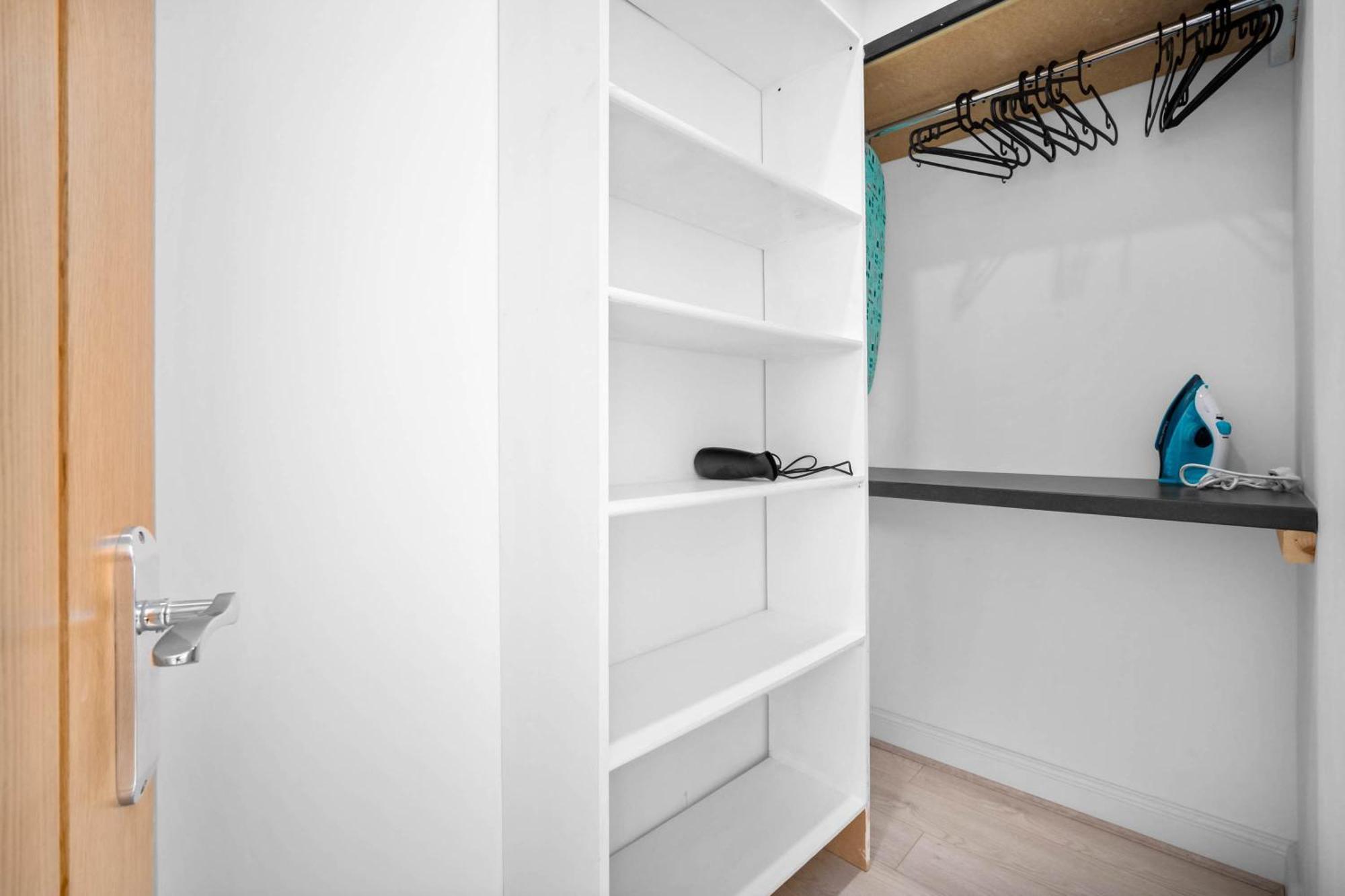 Apartment - Fast Wifi - Free Netflix - Near - Centre - Parking 2mr
