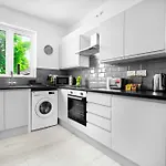 Apartment - Fast Wifi - Free Netflix - Near City - Centre - Parking 2Mr